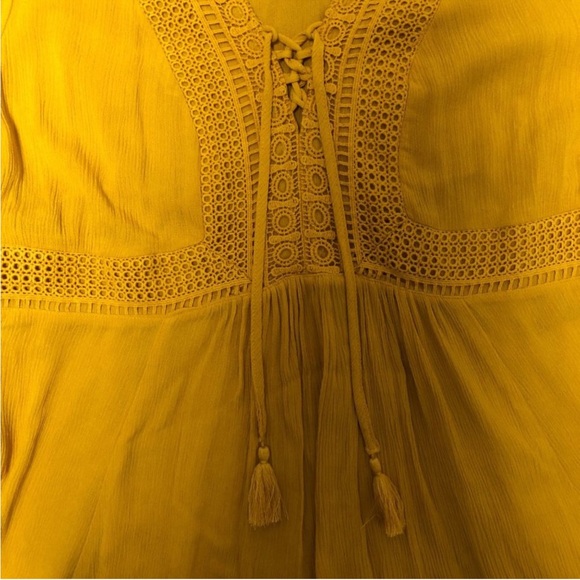 Babydoll Crinkle Gauze Crochet Inset Lace-Up Top - Picture 7 of 12